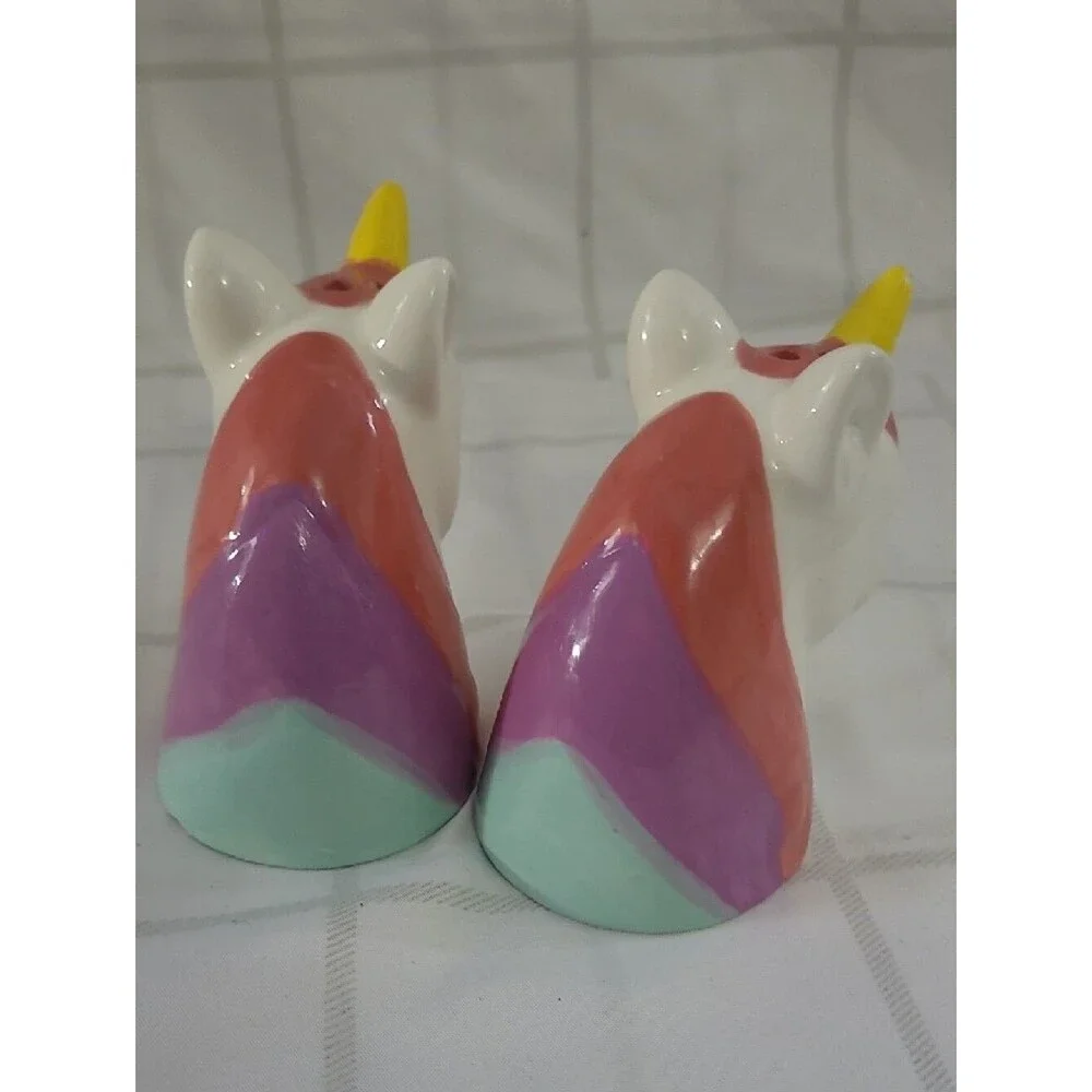 White Ceramic Unicorn Salt and Pepper Shakers ♻️ 5/$10 ♻️